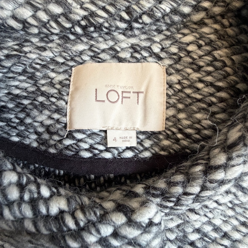 LOFT Women’s Black & White Tweed Herringbone Long Sleeve Blazer Size 4 - Picture 4 of 9